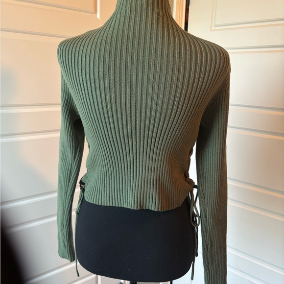 Altar'd State Green Ribbed Sweater - Picture 2 of 3